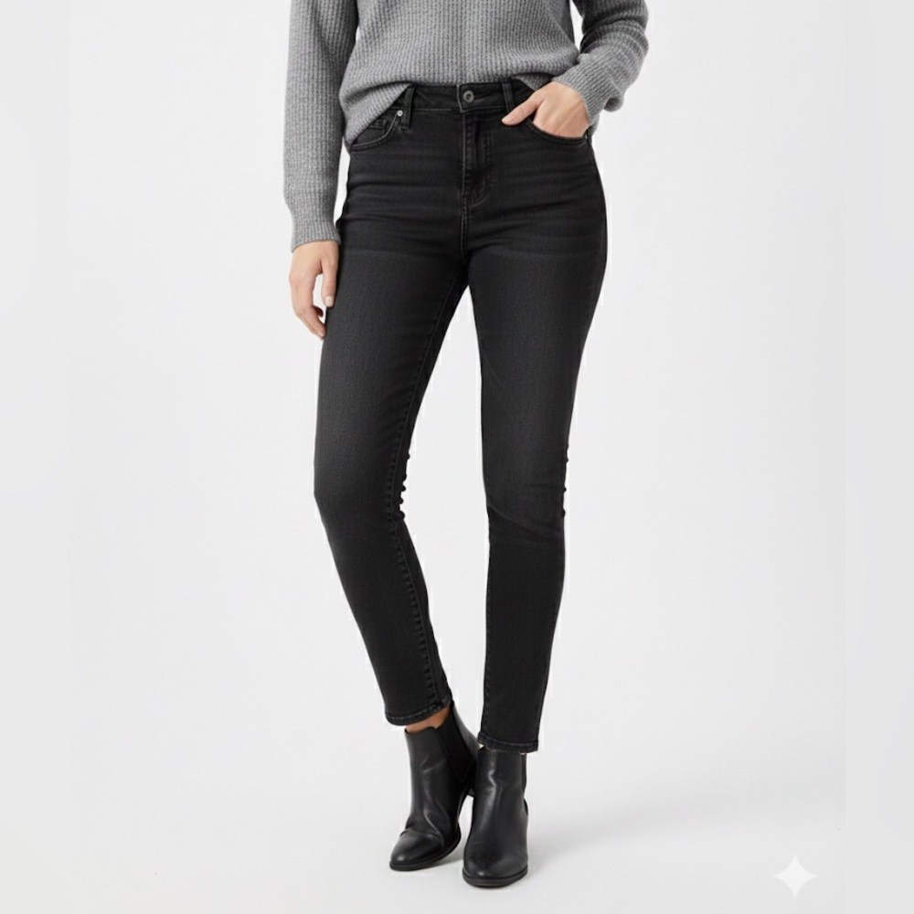 Denizen from Levi's Women's Black Skinny Jeans 14 s short w32 L28